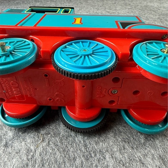 Tomy 2005 Thomas the train Steam Along  Engine Motorized Battery Toy  9" Tested - Picture 7 of 16